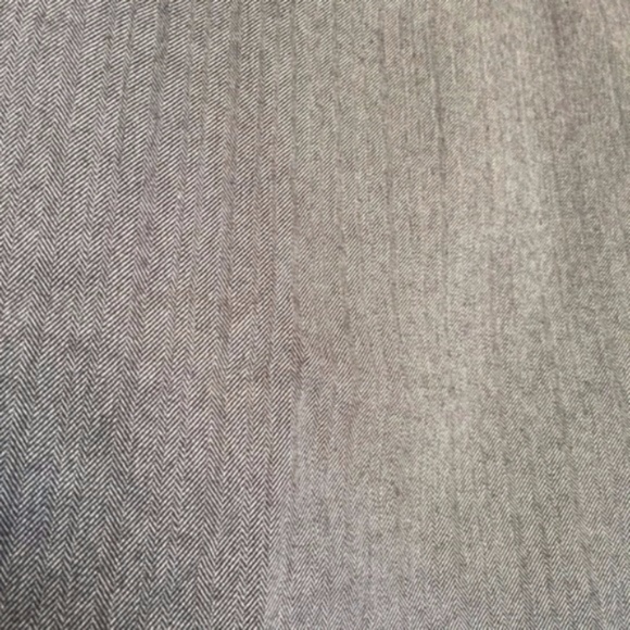 Banana Republic Herringbone Pattern Pencil Skirt – Size 4 - Picture 2 of 6